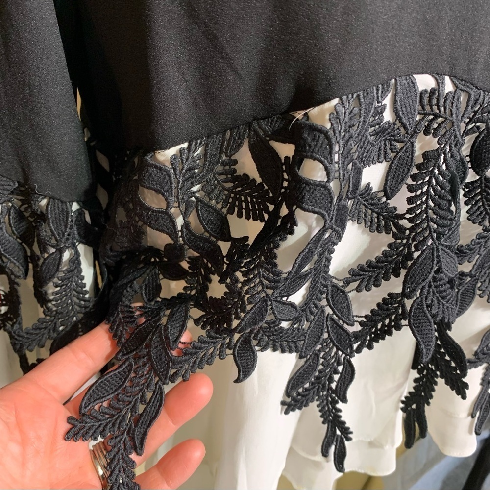 YaYa &Co M Black and White Ruffled Blouse with V-Neck and 3/4 Sleeves - Picture 3 of 7